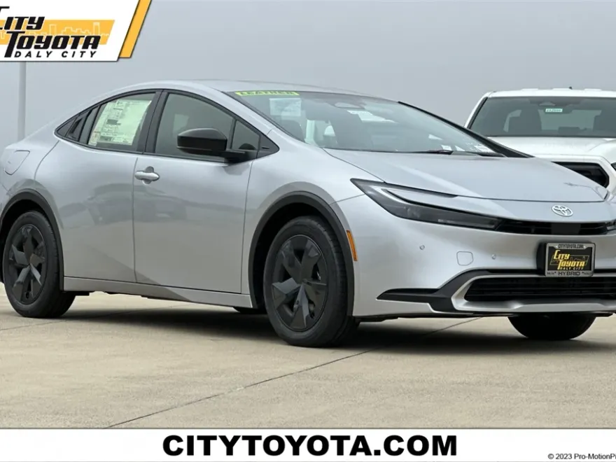 2025 Toyota Prius Plug-in Hybrid SE photo 1