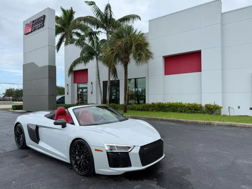 2018 Audi R8 V10 Plus Spyder Quattro S tronic photo 1
