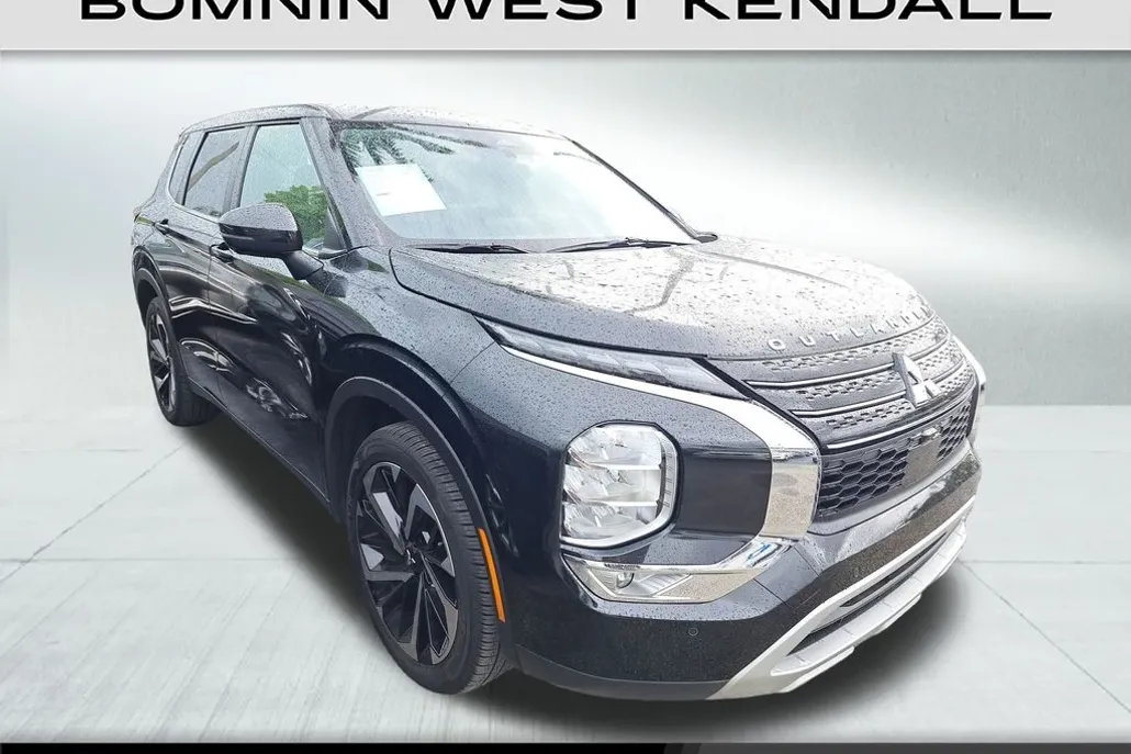 2024 Mitsubishi Outlander SE Black Edition photo 1