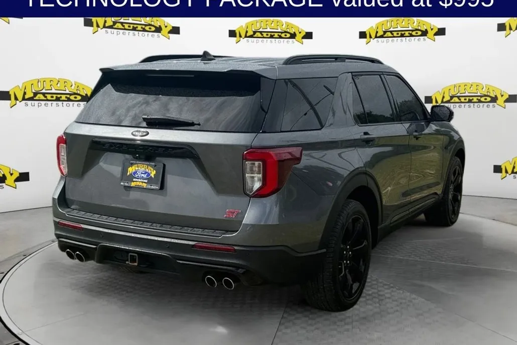 2023 Ford Explorer ST photo 1