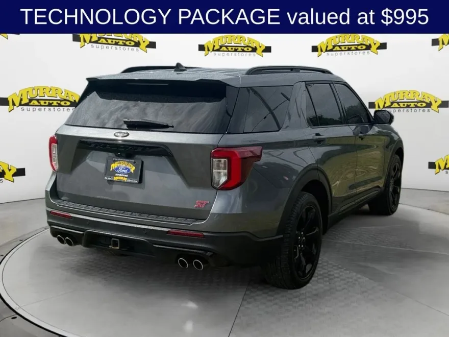 2023 Ford Explorer ST photo 1