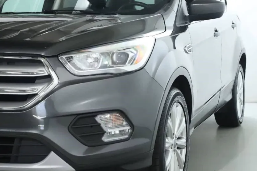 2019 Ford Escape SEL photo 1