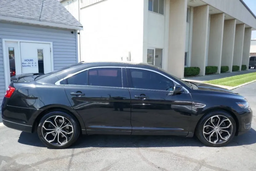 2013 Ford Taurus SHO photo 1