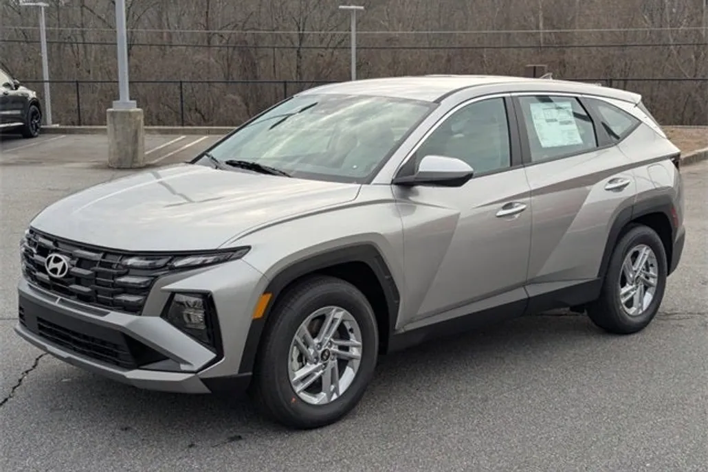 2025 Hyundai Tucson SE photo 1