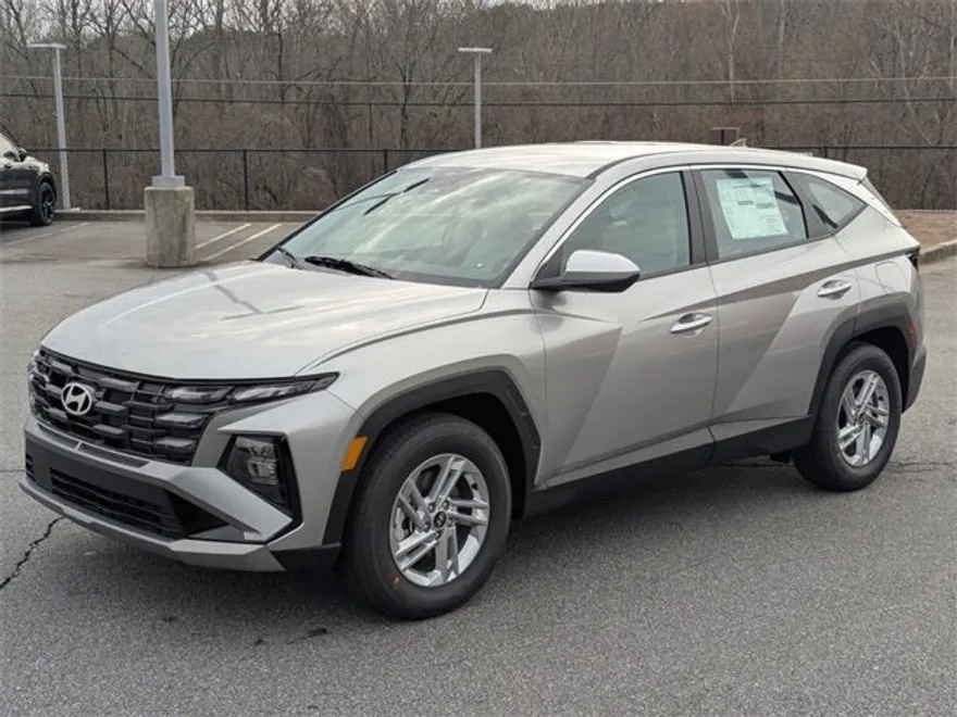 2025 Hyundai Tucson SE photo 1