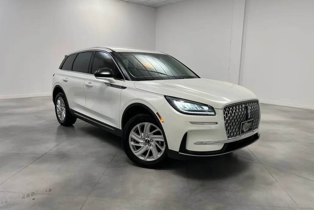 2023 Lincoln Corsair Standard photo 1