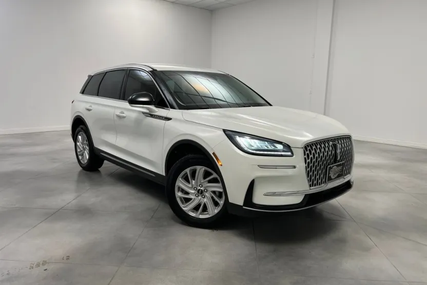 2023 Lincoln Corsair Standard photo 1