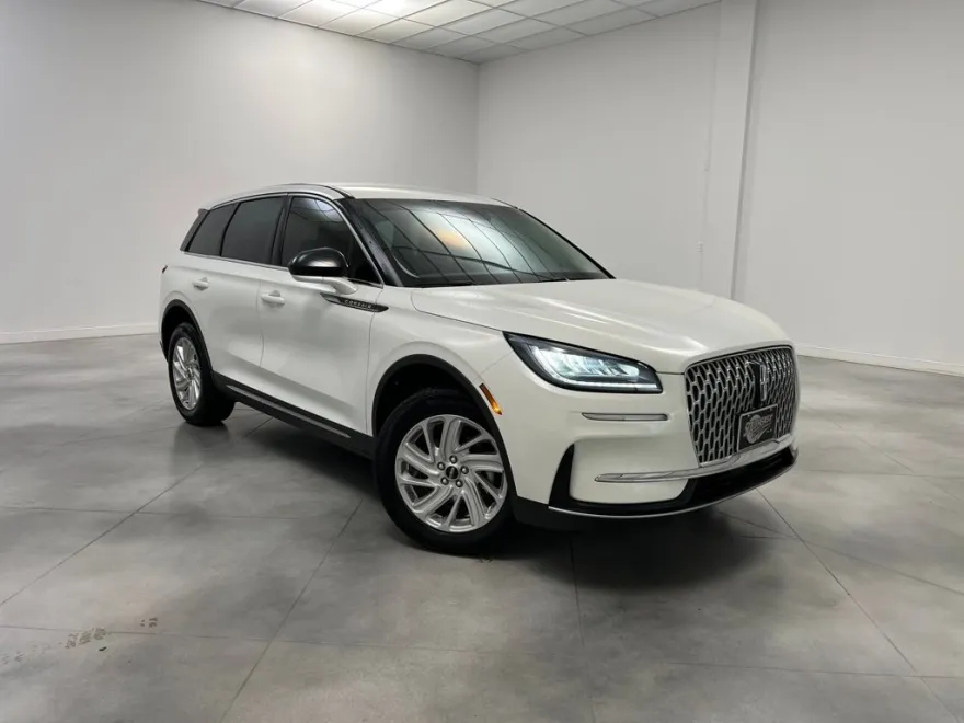 2023 Lincoln Corsair Standard photo 1