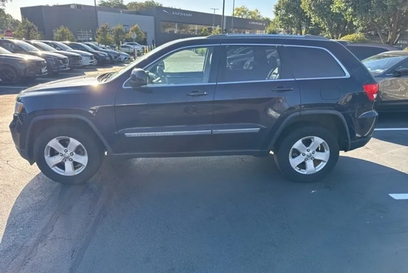 2012 Jeep Grand Cherokee Laredo photo 1