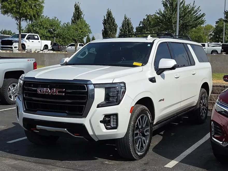 2024 Gmc Yukon XL AT4 photo 1