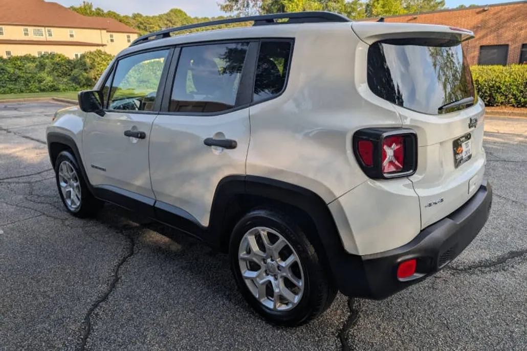 2018 Jeep Renegade Sport photo 1