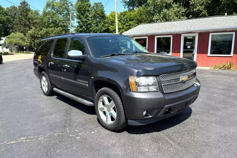 2011 Chevrolet Suburban 1500 LTZ photo 1