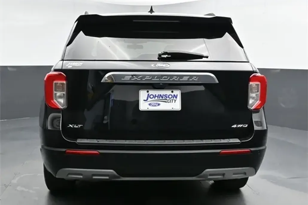 2022 Ford Explorer XLT photo 1