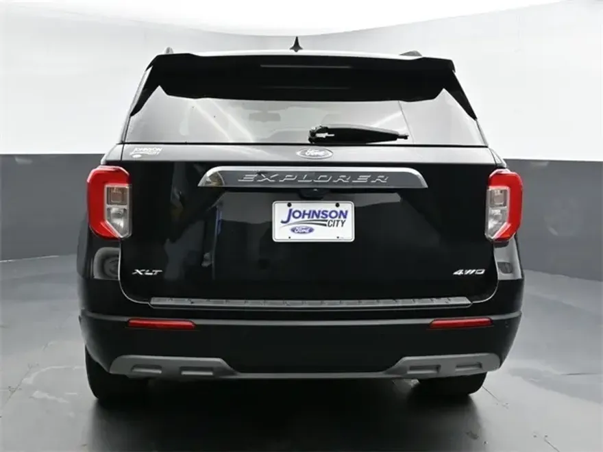 2022 Ford Explorer XLT photo 1