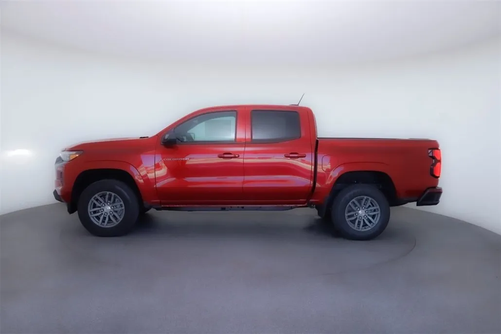 2026 Chevrolet Colorado LT photo 1
