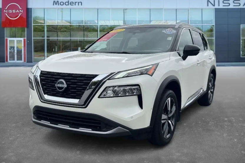 2023 Nissan Rogue SL photo 1