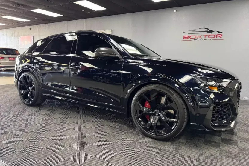 2023 Audi RS Q8 photo 1