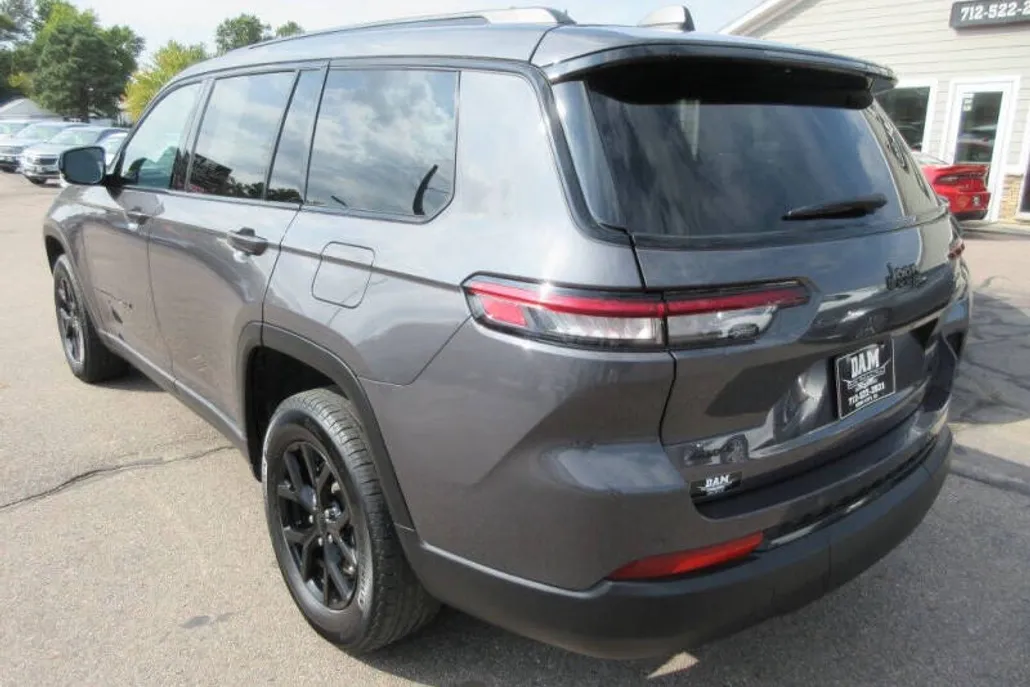 2024 Jeep Grand Cherokee Altitude photo 1