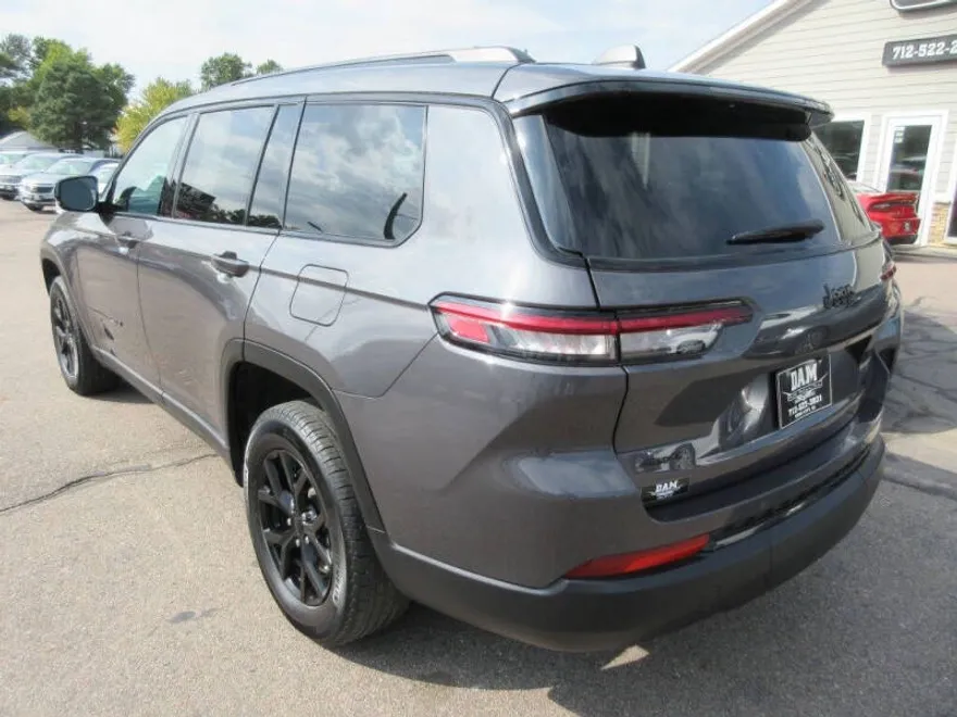 2024 Jeep Grand Cherokee Altitude photo 1