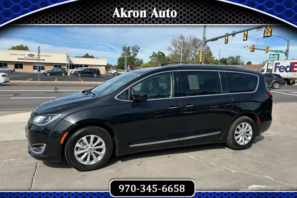 2018 Chrysler Pacifica Touring L photo 1