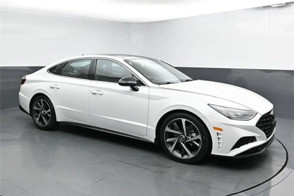 2022 Hyundai Sonata SEL Plus photo 1