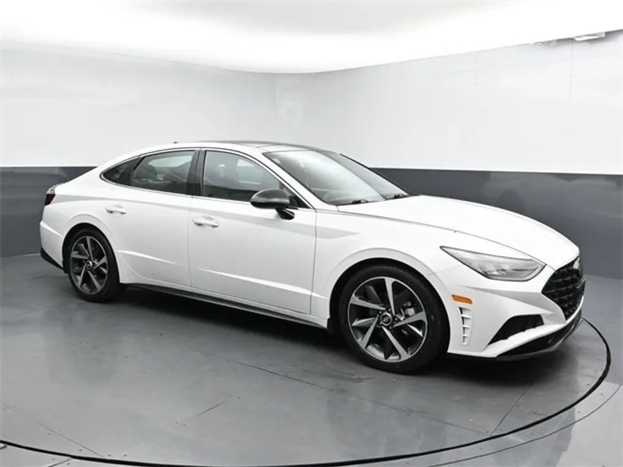 2022 Hyundai Sonata SEL Plus photo 1