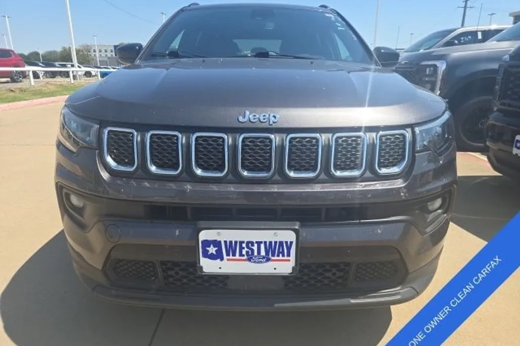 2024 Jeep Compass North Edition Latitude photo 1