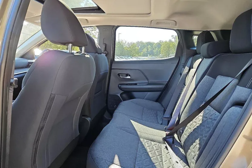2026 Nissan Kicks SV photo 1