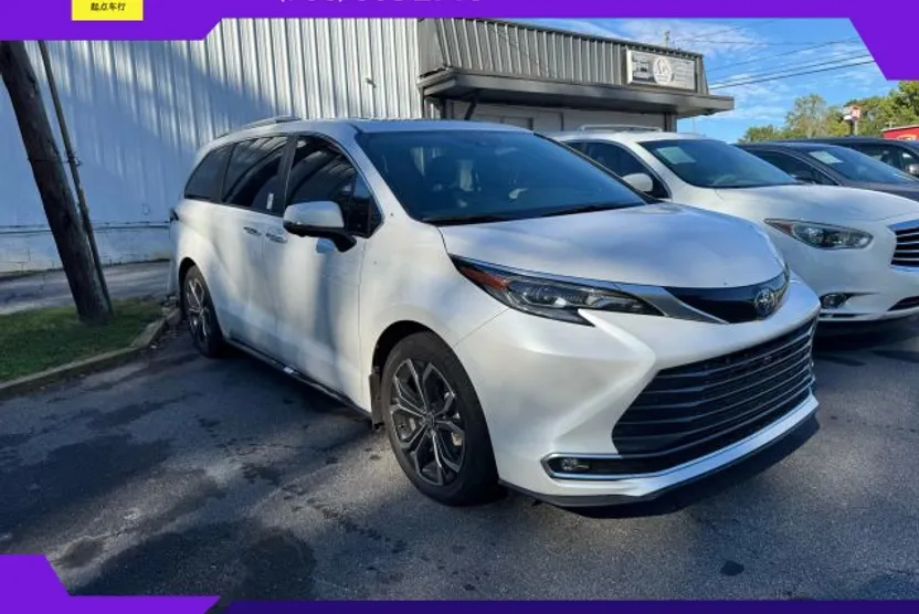2025 Toyota Sienna Platinum photo 1