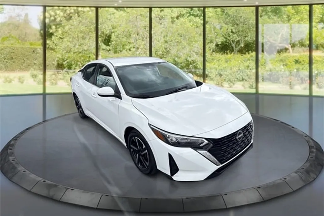 2024 Nissan Sentra SV photo 1