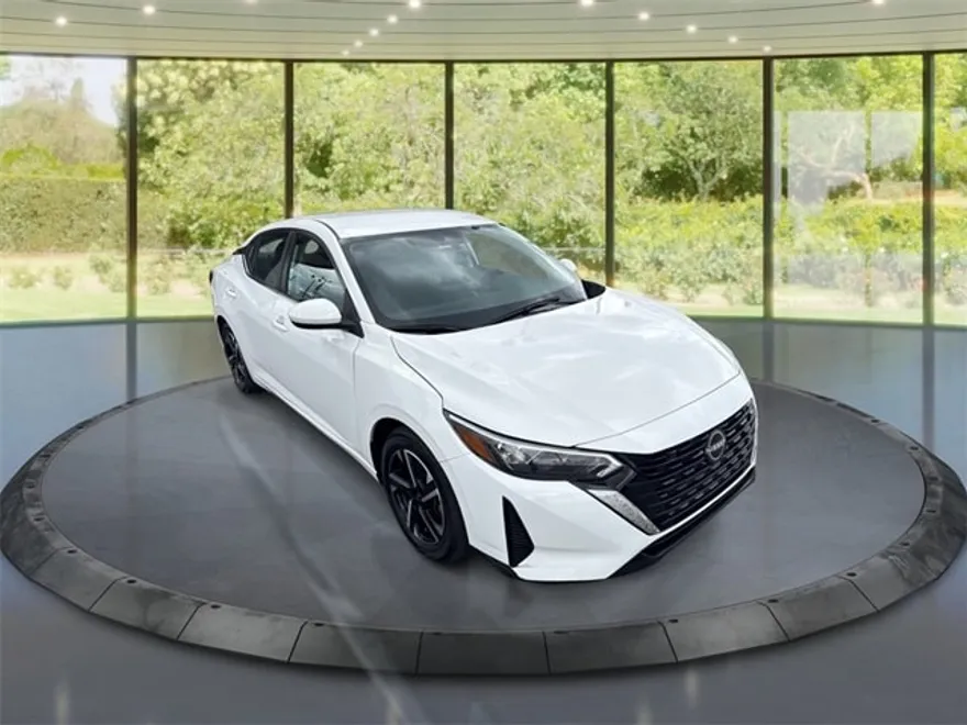 2024 Nissan Sentra SV photo 1