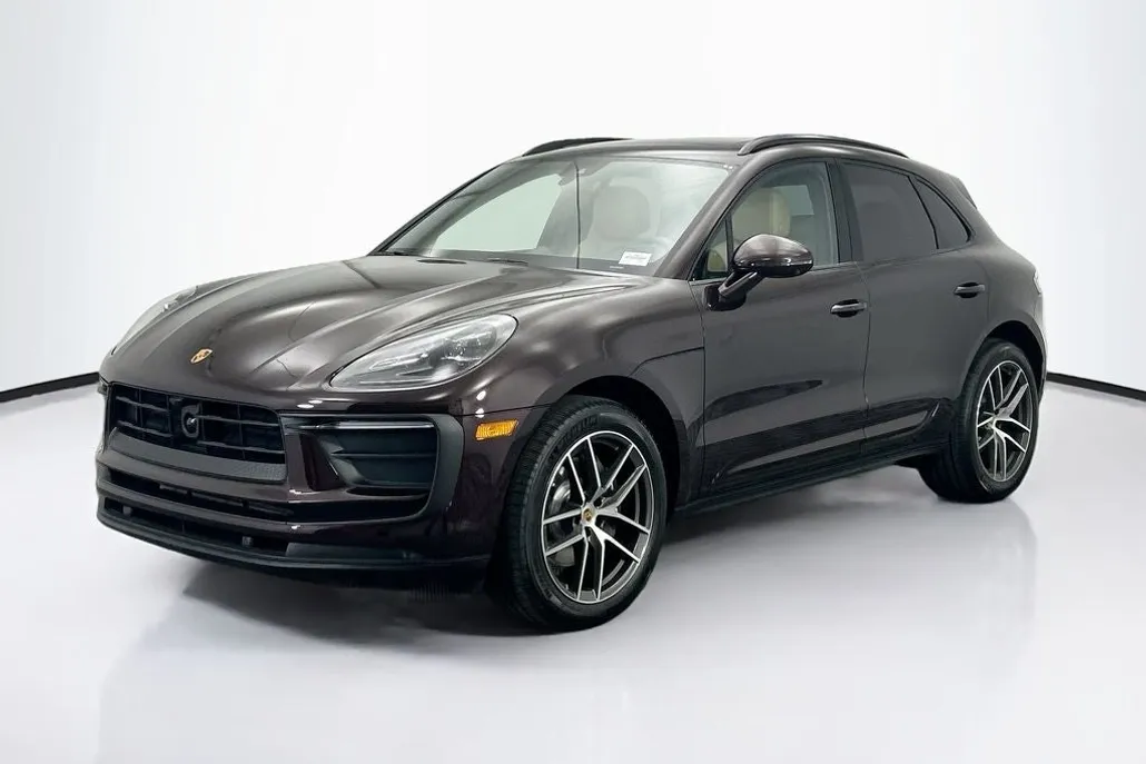 2026 Porsche Macan Base photo 1