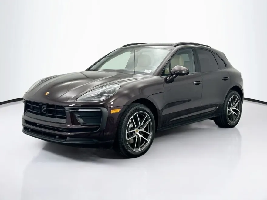 2026 Porsche Macan Base photo 1