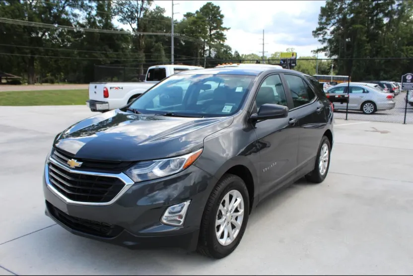 2020 Chevrolet Equinox LS photo 1