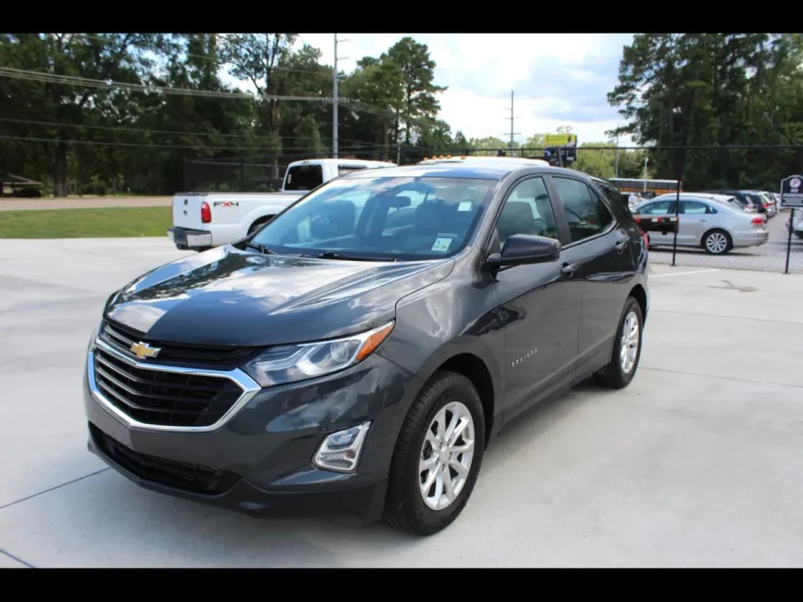 2020 Chevrolet Equinox LS photo 1