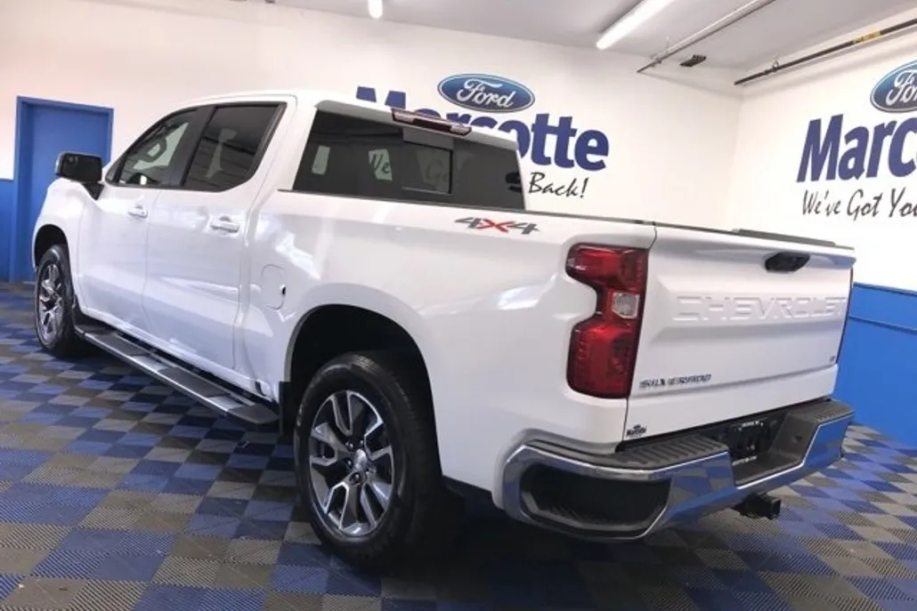 2023 Chevrolet Silverado 1500 LT1 photo 1