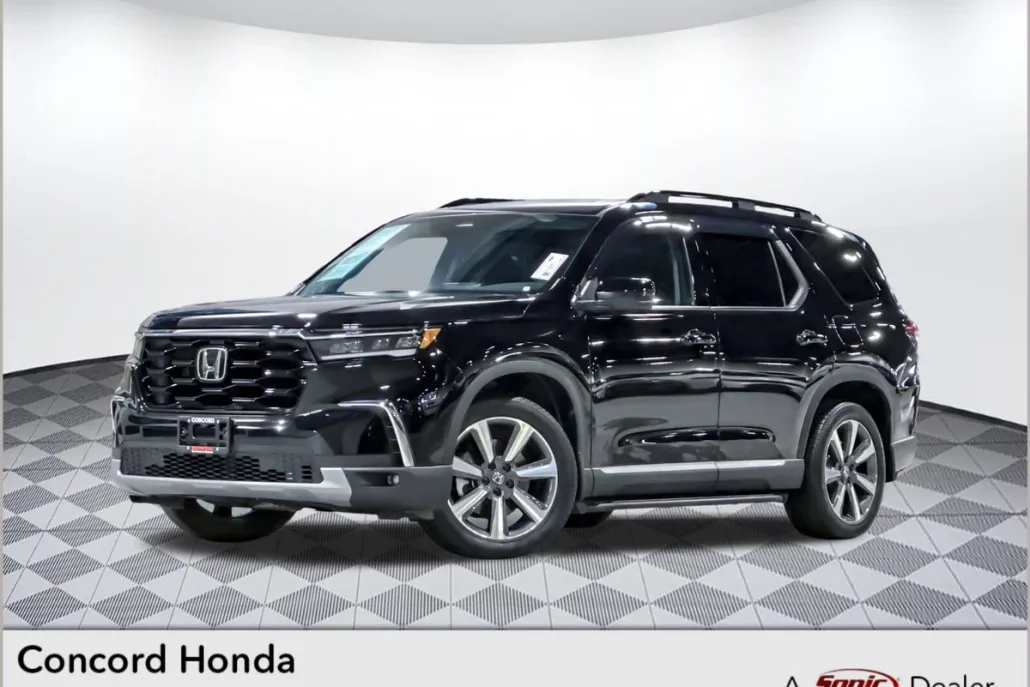 2024 Honda Pilot Touring photo 1