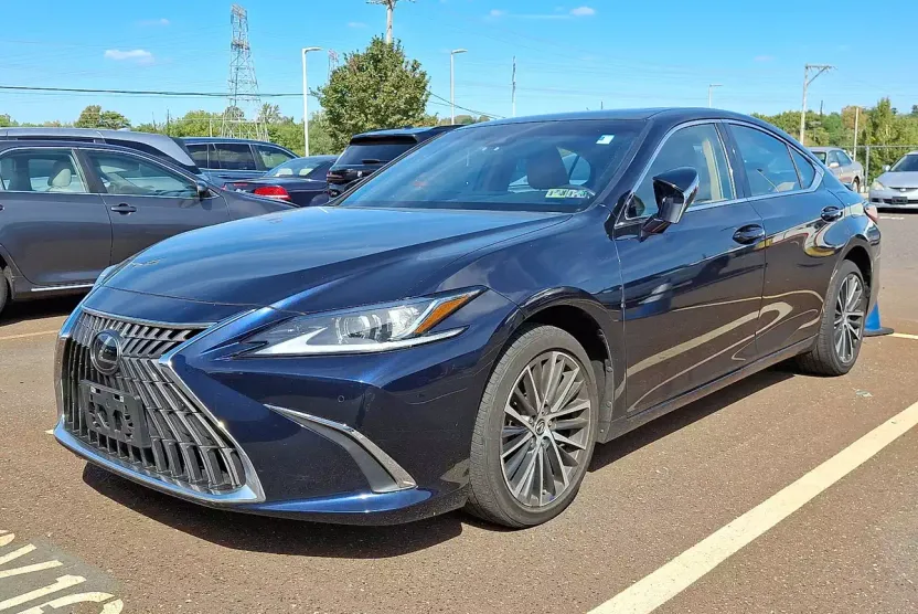 2022 Lexus ES 250 AWD photo 1