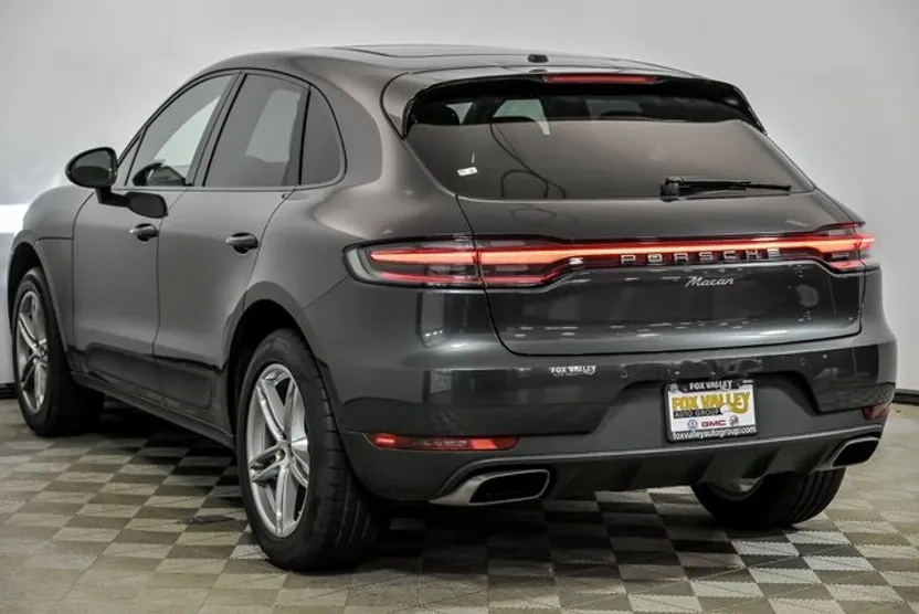 2021 Porsche Macan Base photo 1