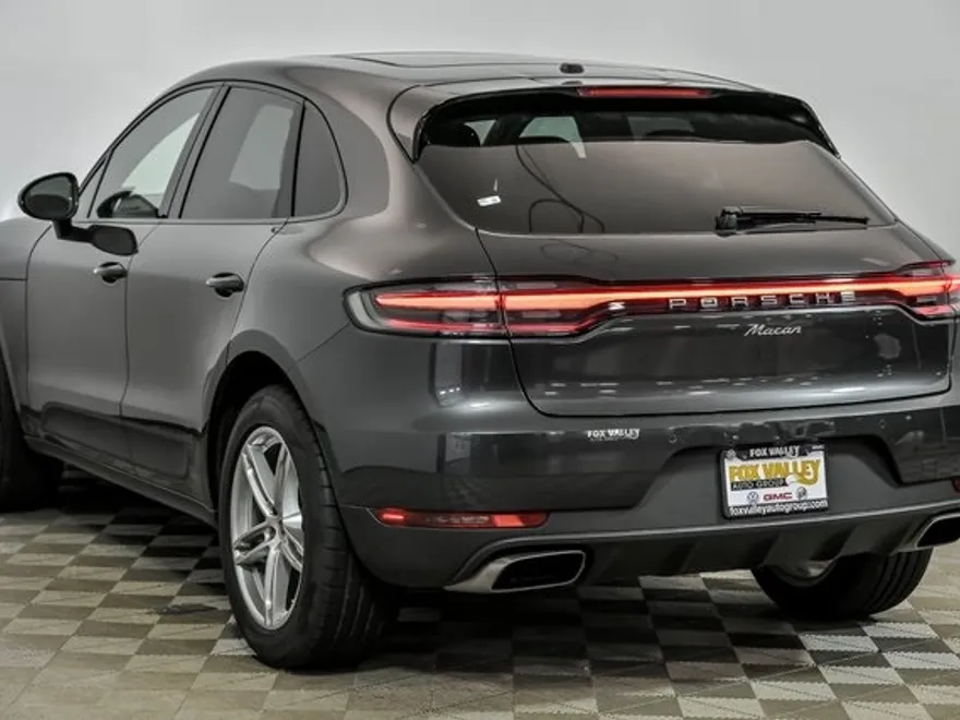 2021 Porsche Macan Base photo 1