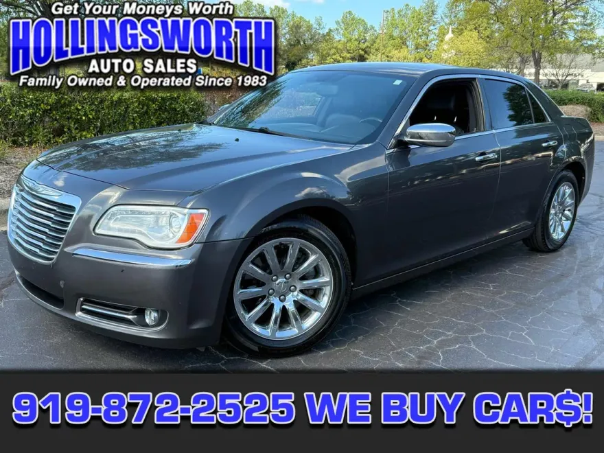 2013 Chrysler 300 photo 1