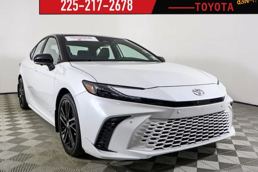 2025 Toyota Camry XSE photo 1