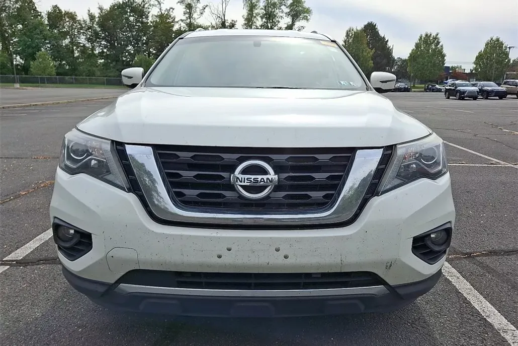 2018 Nissan Pathfinder SV photo 1