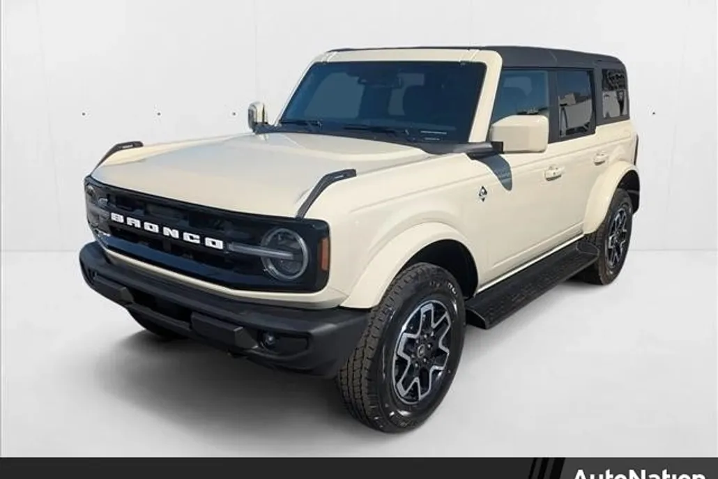 2025 Ford Bronco Outer Banks photo 1