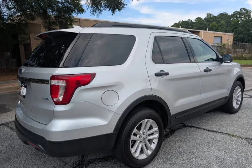 2016 Ford Explorer Base photo 1