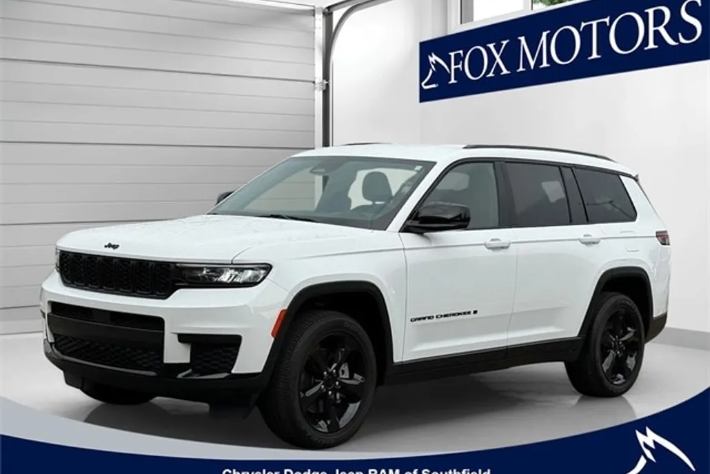 2023 Jeep Grand Cherokee Altitude photo 1