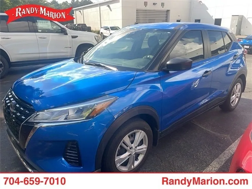 2023 Nissan Kicks S photo 1