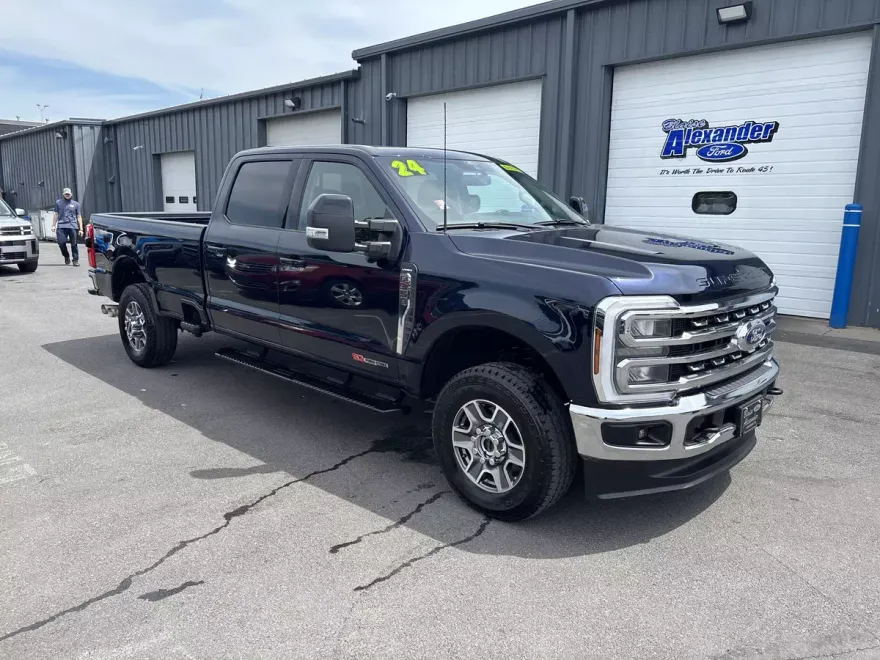 2024 Ford F-350 Lariat photo 1