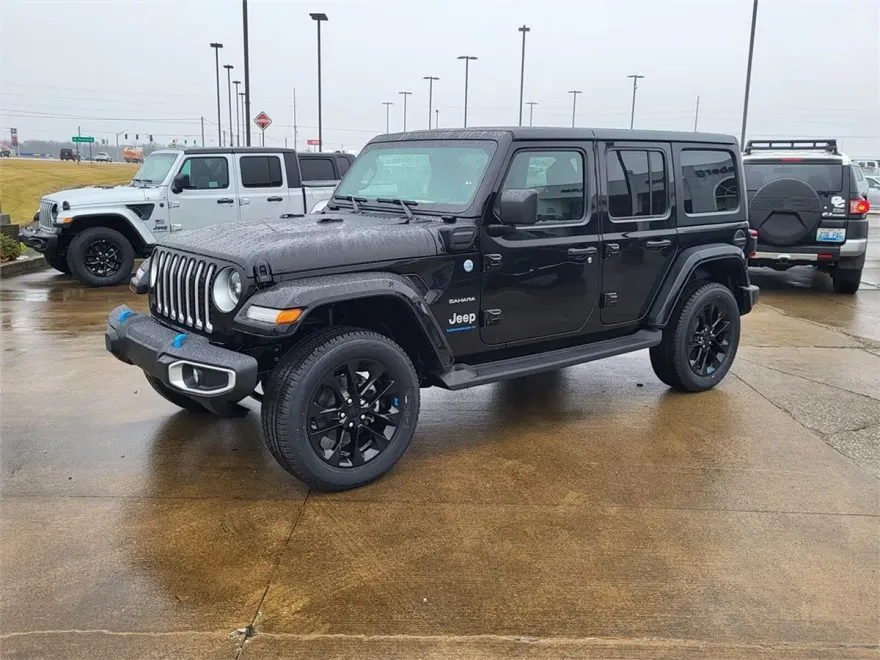 2023 Jeep Wrangler 4xe Sahara Sport photo 1