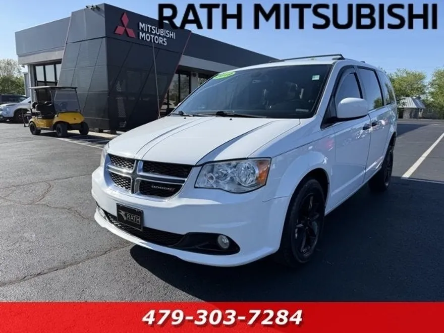 2019 Dodge Grand Caravan SXT photo 1